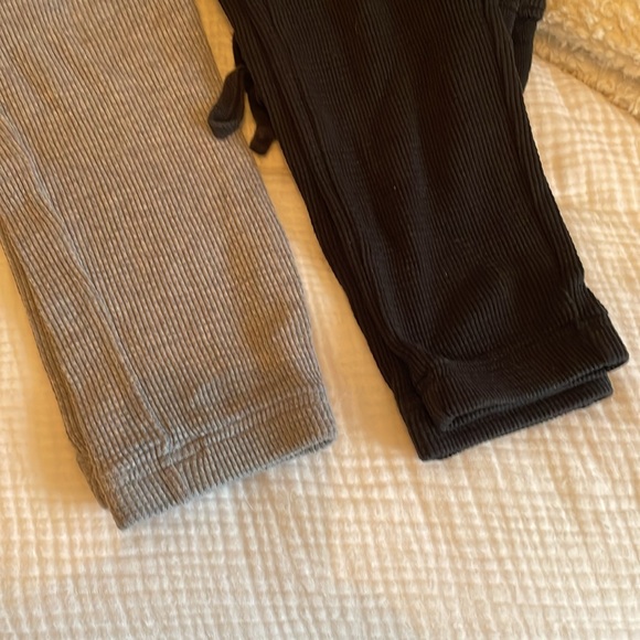 Aritzia Waffle Tracks (TNA size 2XS) - Picture 2 of 2